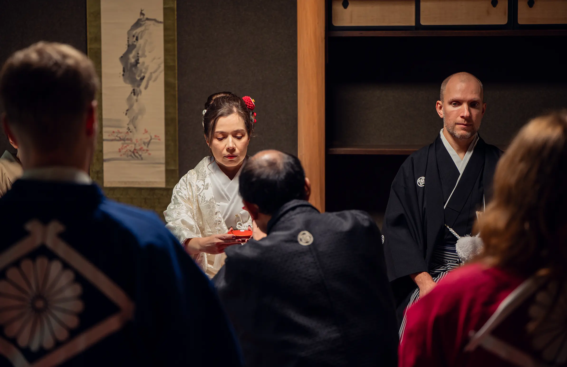 祝いの席、三三九度、謡い